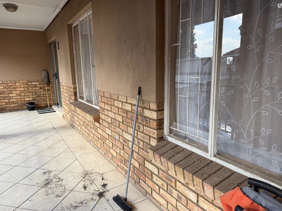 2 Bedroom Property for Sale in Rustenburg Central North West